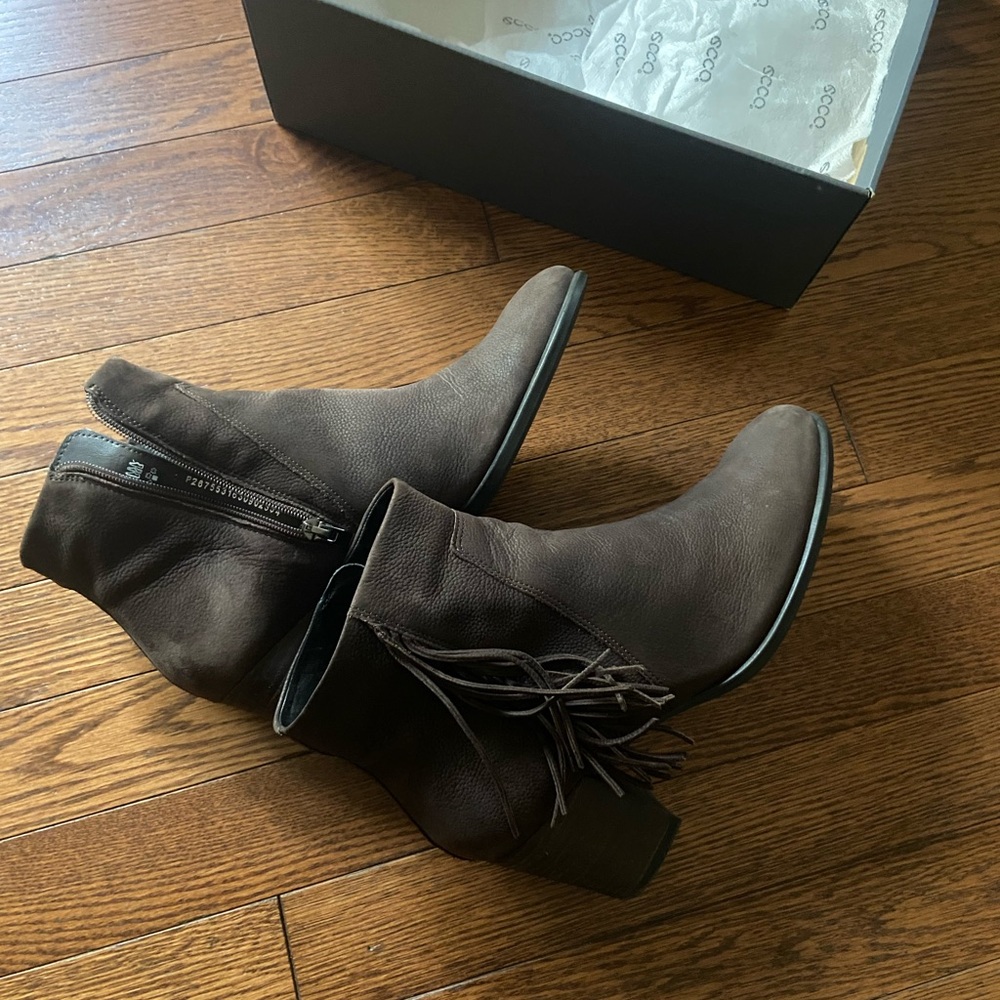 Ecco boots